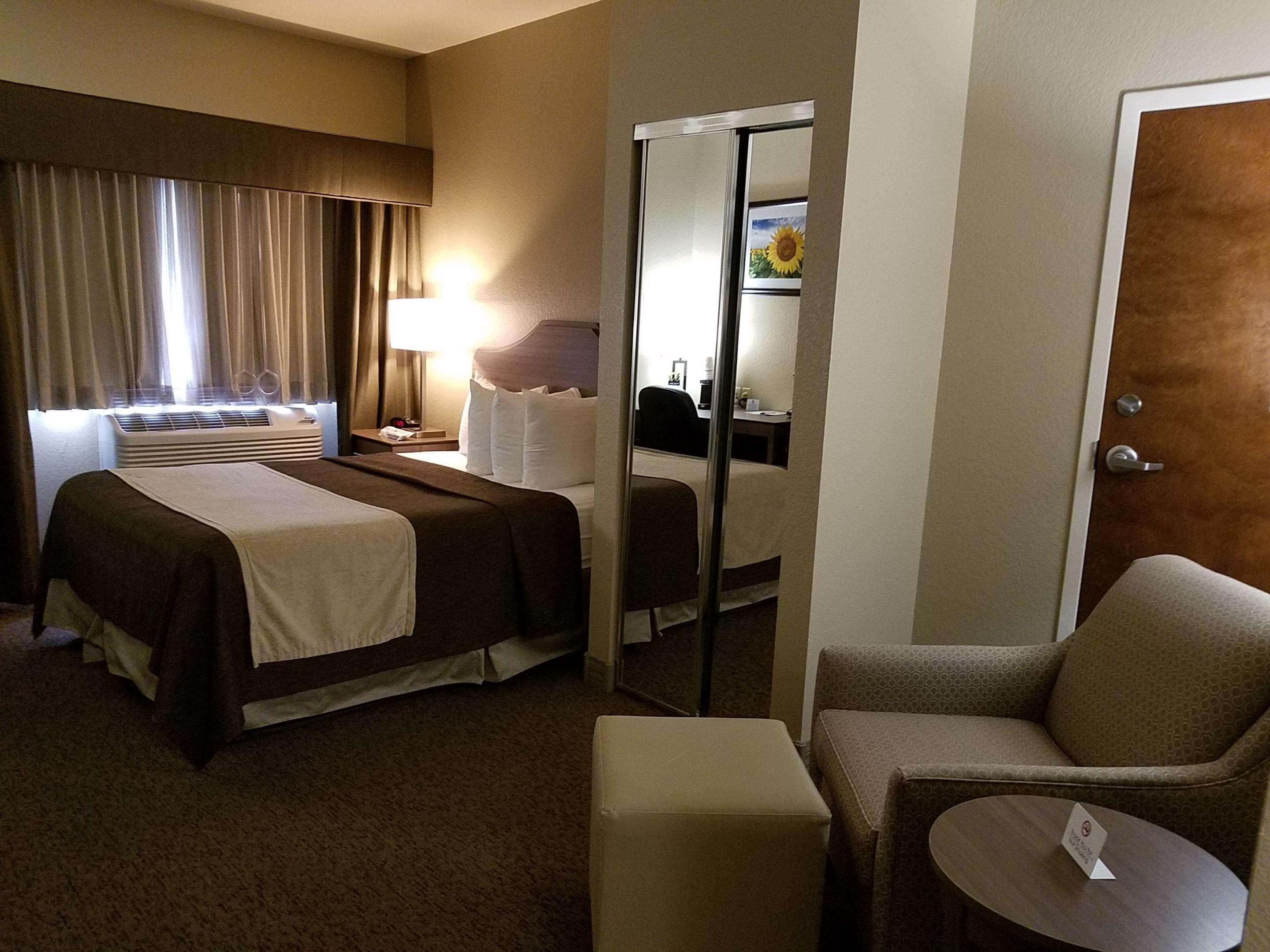 Best Western El-Quartelejo Inn & Suites Scott City Dış mekan fotoğraf